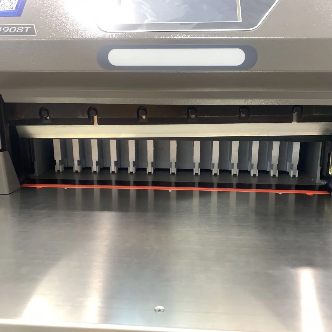 FRONT E4908T the Electric Paper Cutter Is Simple and Easy to Operate 490 mm Long Life, High Precision, Safety Indicator Light