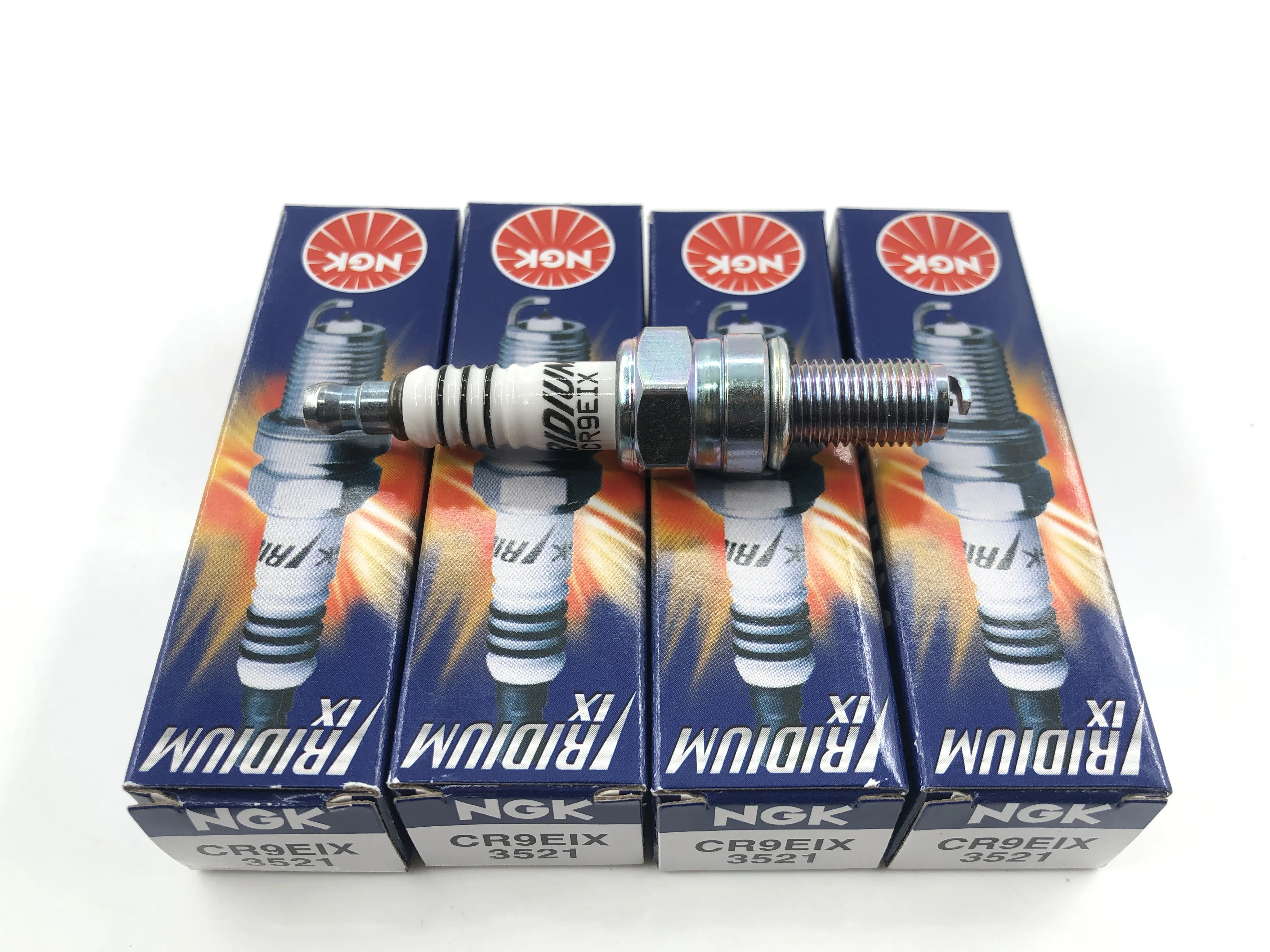 

4pcs Iridium Spark Plug for Aprilia Wildcat XX RSV4 Ducati 749 ST3 Kawasaki Z750S TXC 310 TE310 KTM 250 SX-F CR9EIX U27ES-N-ZU
