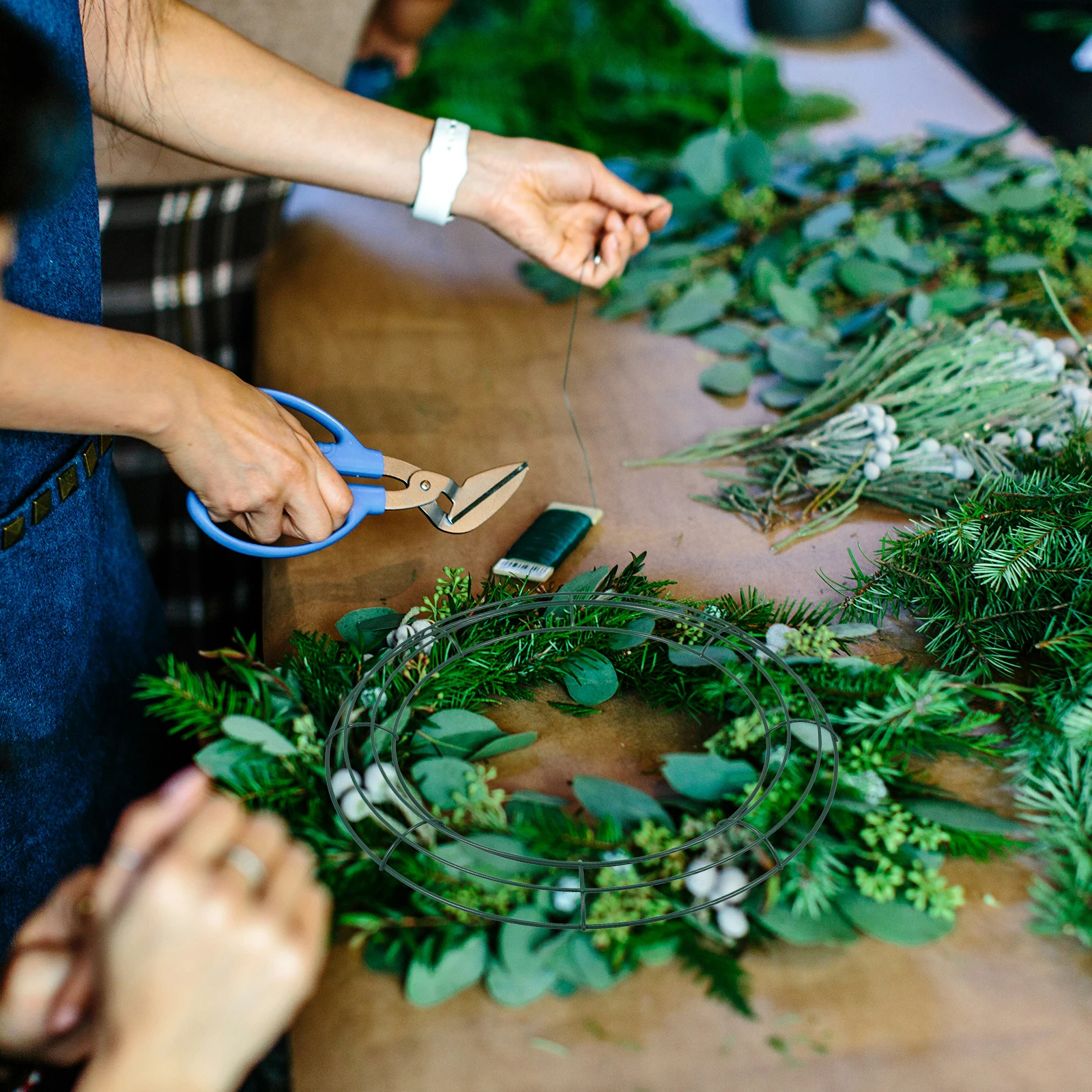 

1pcs Metal Wreath Frame Round Iron Diy Flower Garlands Craft For Christmas Easter Wedding Home Decor Wreath Supplies Hanging