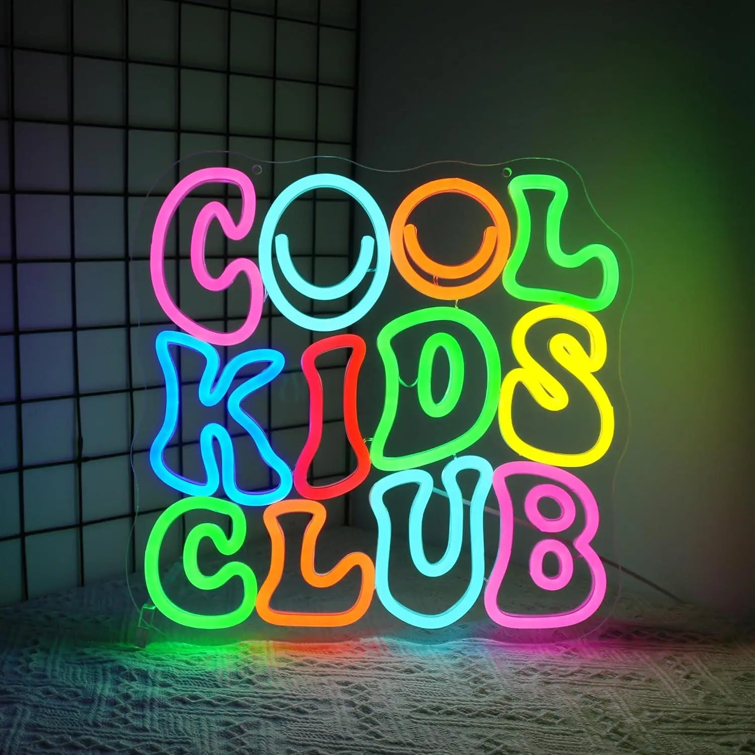 

Неоновая вывеска Cool Kids Club, светодиодный светильник с регулируемой яркостью, питание от USB, для детской комнаты, декора спальни, подарок на день рождения, настенный светильник