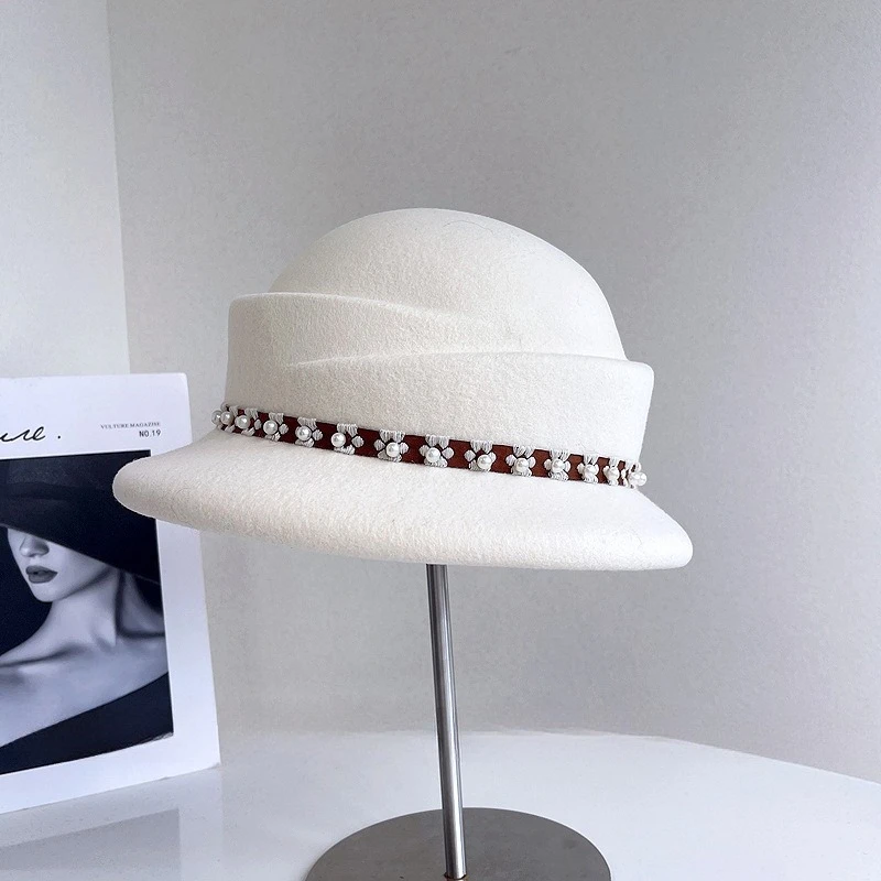 Delicate and elegant French small fragrance lampshade hat Fashion shining pearl chain basin hat women's banquet top hat