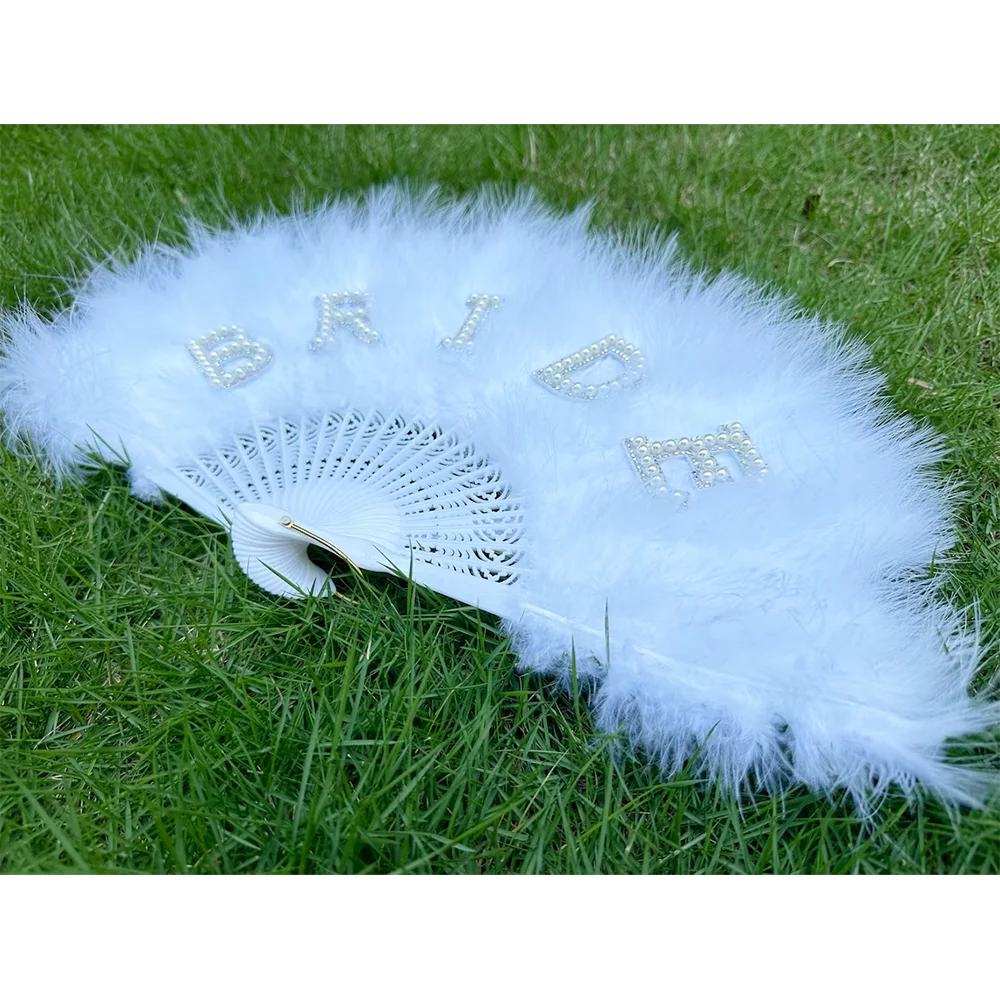 Vintage Feather Bride fan Guest Hand Fan Wedding Gift Bachelorette Party Pearl Letter Fan for Clothing Accessories for supplies