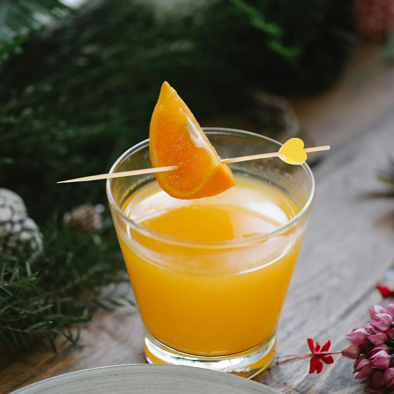 

100Pcs Bamboo Fruit Toothpicks Heart Design Cocktail Picks Disposable Food Skewers Party Appetizer Fruit Picks