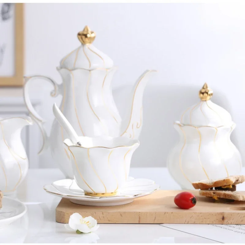 White Porcelain Tea Set Luxury British Style Tea/Coffee Cup Golden Trim Elegant Tea Set for Women