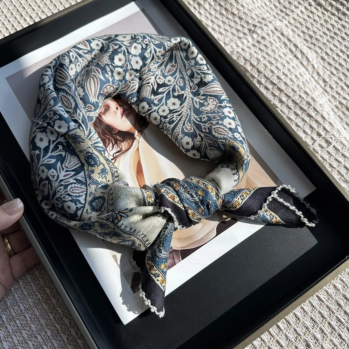 

65 см 30% шелк, 70% шерсть, элегантный двусторонний шарф с цветочным принтом в стиле ретро, женский теплый квадратный платок, повязка на голову, шарфы-хиджабы