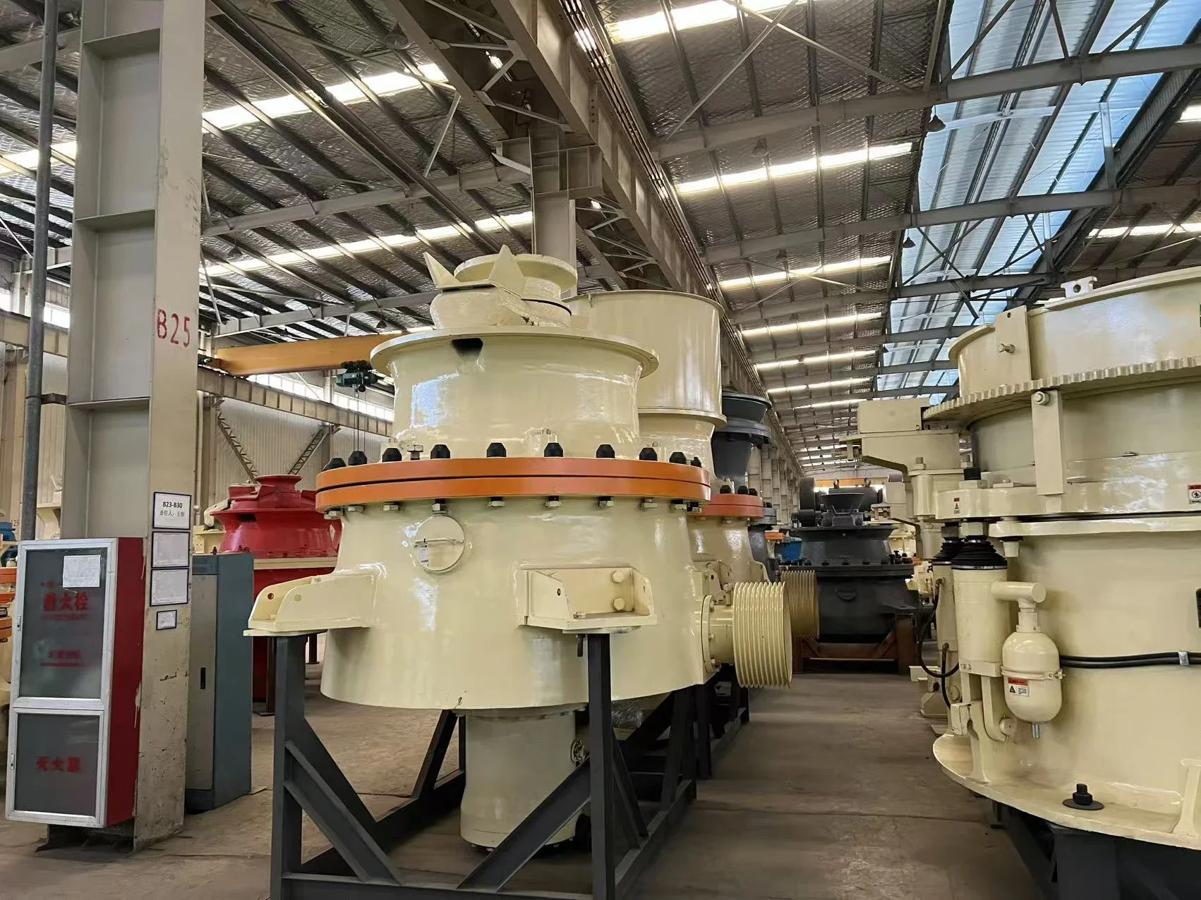 Mineral Crushing Machine Single Cylinder Cone Crusher Equipment for Mining Industry
