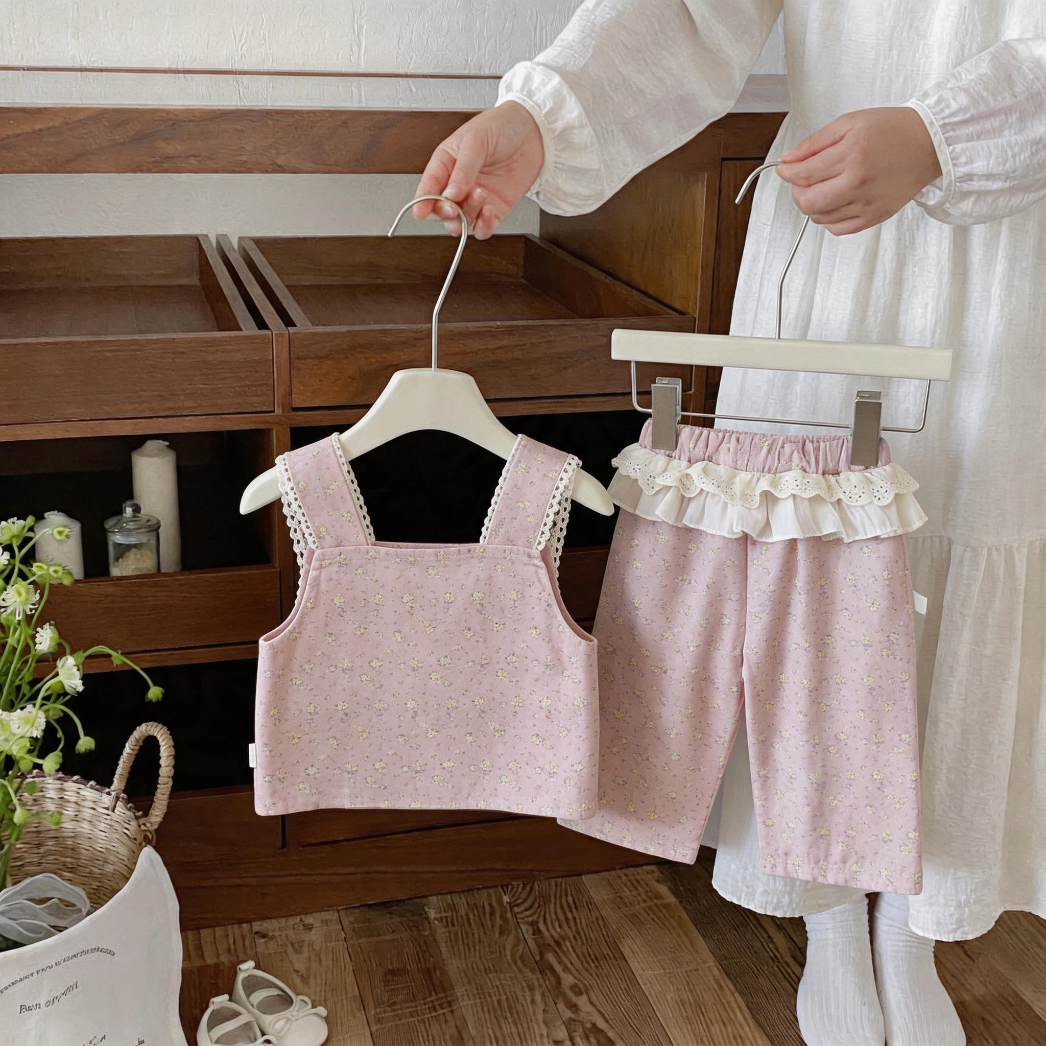 Cute baby Girl's Autumn Outfit: Strap Long Pants Set, Loose Two-Piece Clothing for Infants and Toddlers