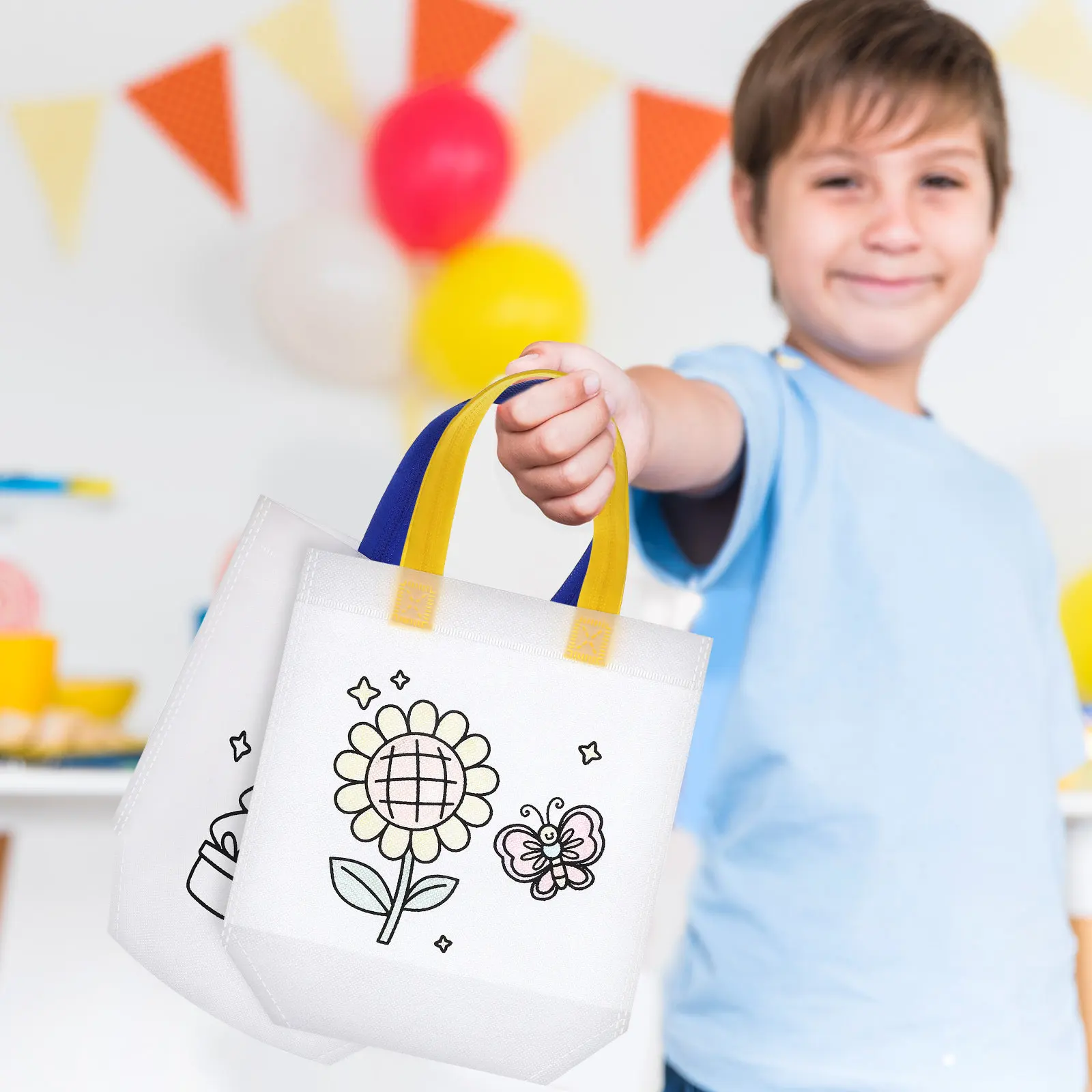 32pcs-diy-coloring-goodie-bags-color-your-own-bag-reusable-tote-bags-for-kids-with-markers-school-party-craft-art-activity-set