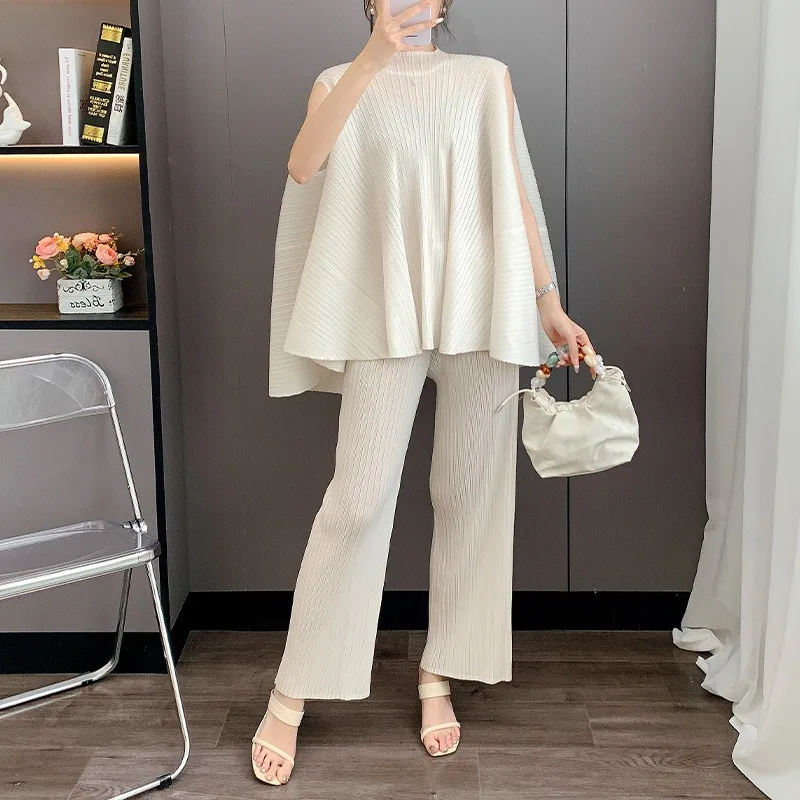 

Комплект из 2 предметов: Жилет без рукавов большого размера и прямые брюки Miyake Folds 2025. Удобный повседневный костюм для женщин: для отпуска и работы.