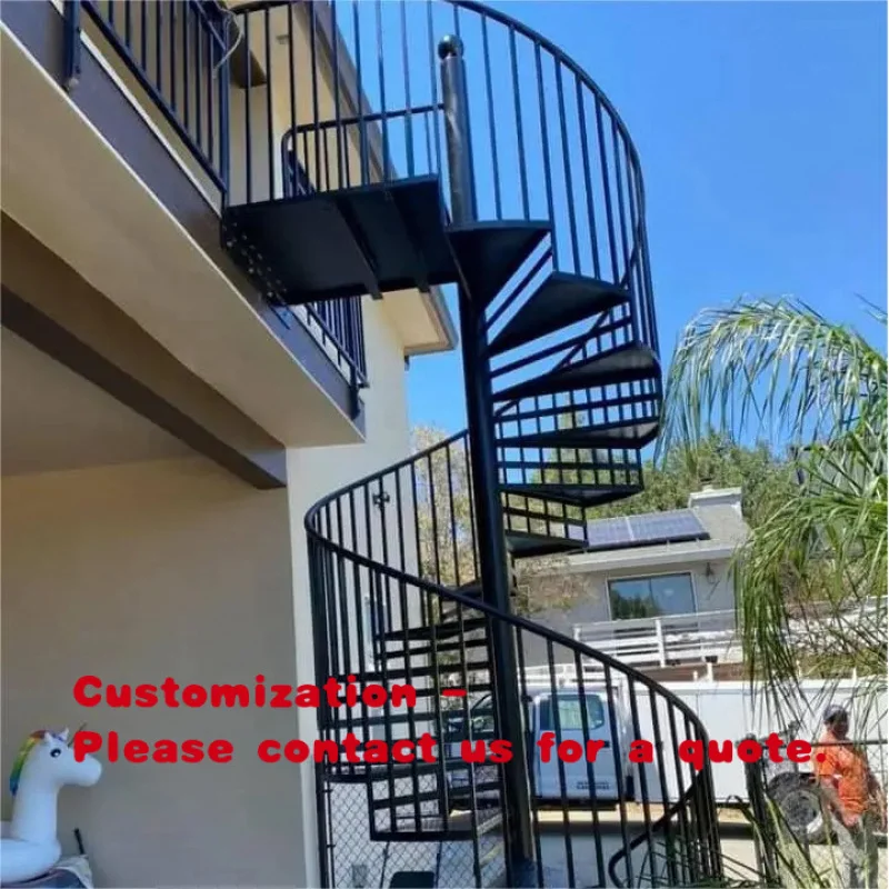 

Современная уличная лестница для террасы из прочной углеродистой стали с противоскользящими ступенями, компактный дизайн для экономии пространства.