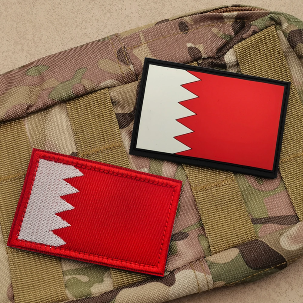 Factoory Directly Sales Embroidery National Flag Of Bahrain Red PVC Hook Backing Rubber Flag Patch Of Bahrain Sew-on Unifrom Hat