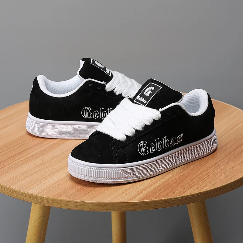 

2026 New Versatile Unisex Sneakers: Couples Streetwear Retro Breathable Soft-Soled