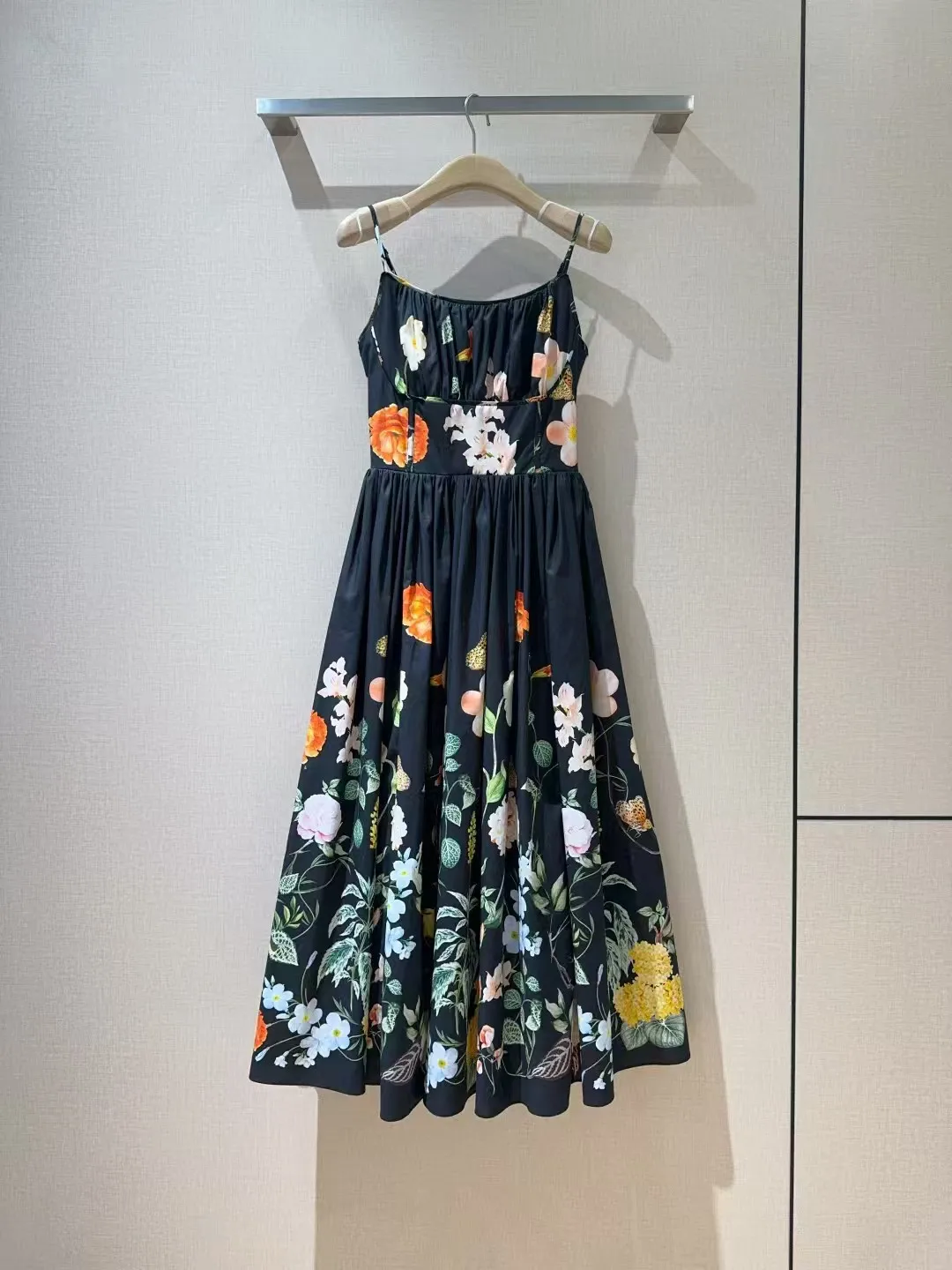 

2025 Spring and summer new women's mid to long camisole dress
