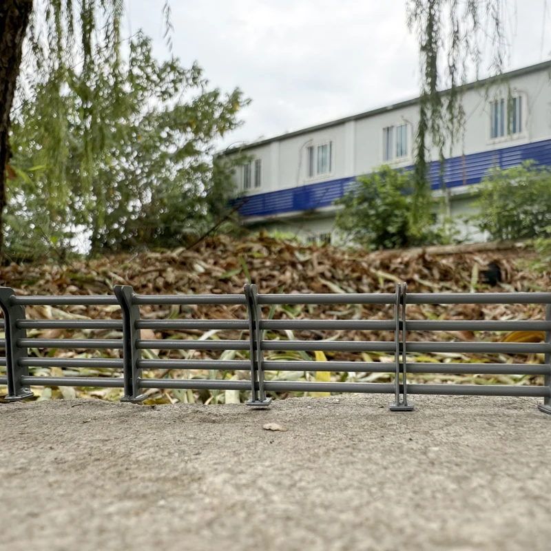Modello di simulazione in miniatura in scala 1/64 Ho Viadutta Protezione autostradale Rete da costruzione in fabbrica Ponte Fiume Scena Guardrail Modello