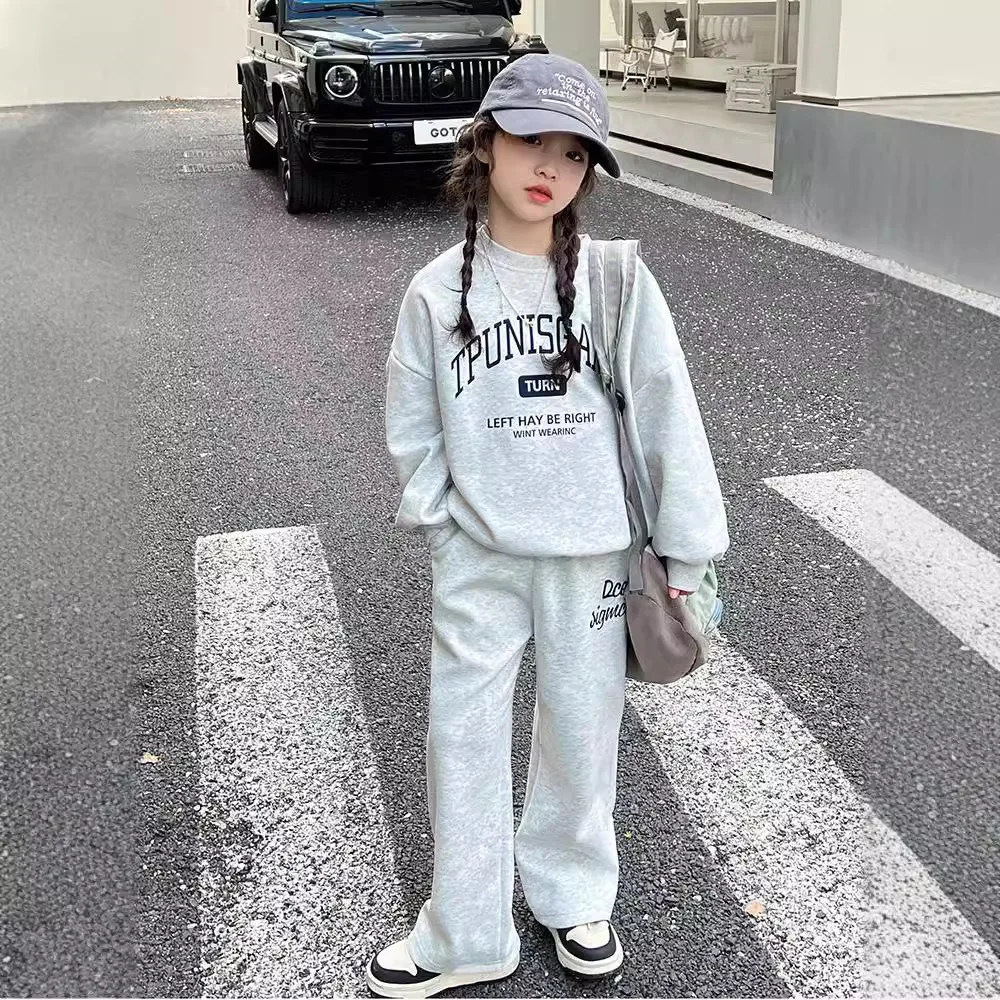 

2025 костюм для девочек-подростков, весенняя свободная одежда, толстовка с надписью, спортивный костюм с капюшоном и широкими штанинами, спортивный костюм для детей 5, 8, 10, 12 лет