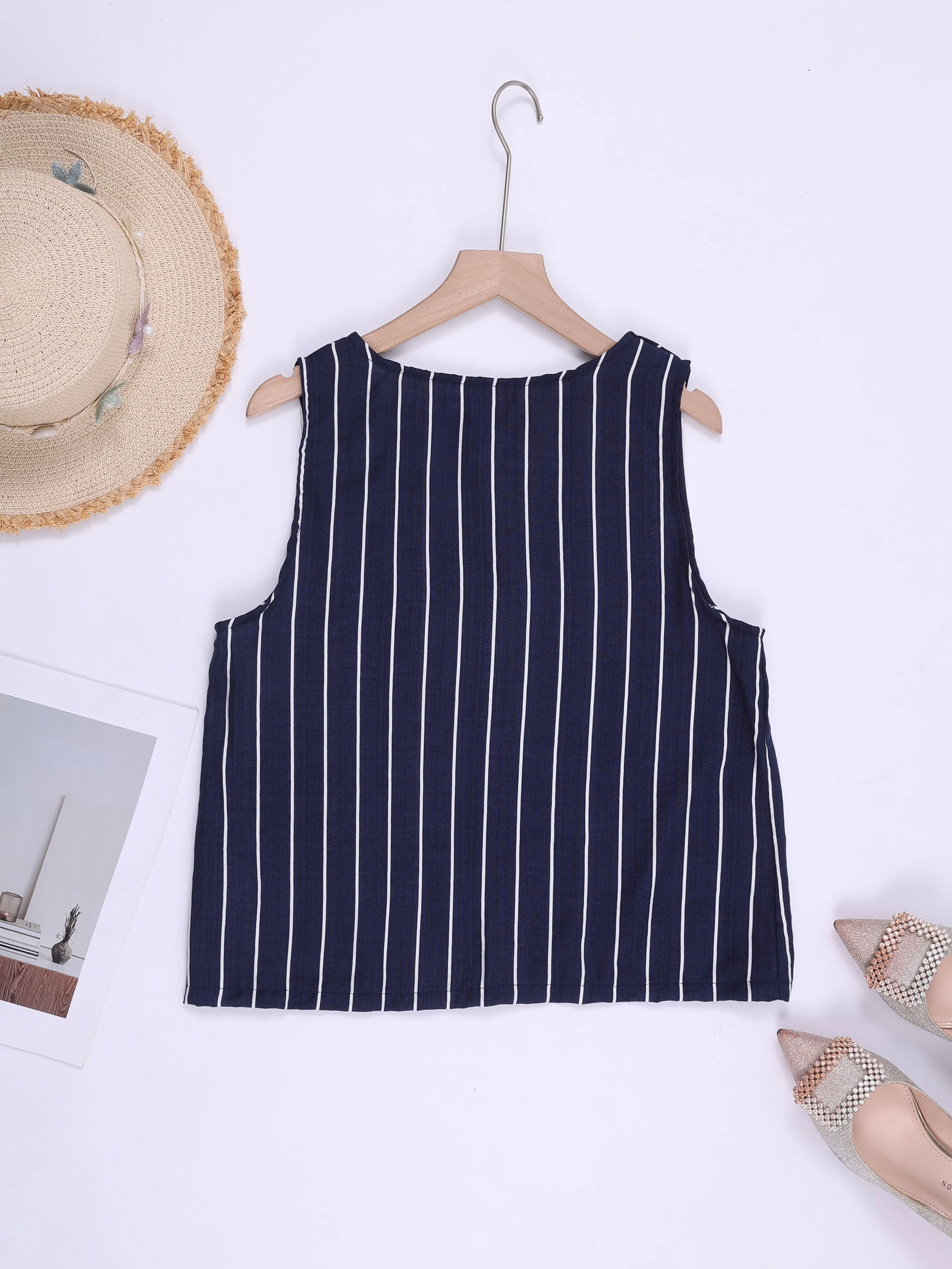 Gestreiftes zweiteiliges Outfit für Damen, ärmelloses Tanktop mit Knöpfen und elastische Hose mit weitem Bein und Kordelzug, lässiger Urlaubskostüm – Detail 11