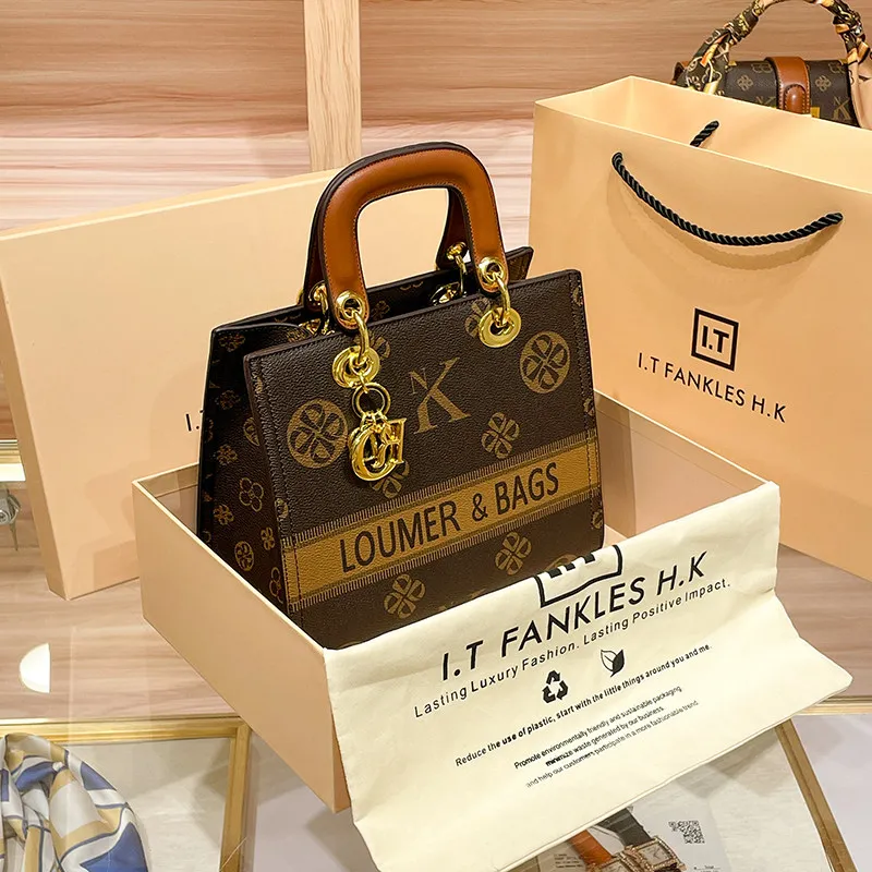 

Минималистичная модная кожаная сумка для подгузников для женщин, дизайнерская, вместительная, роскошная, элегантная, винтажная, классическая, стильная, на плечо