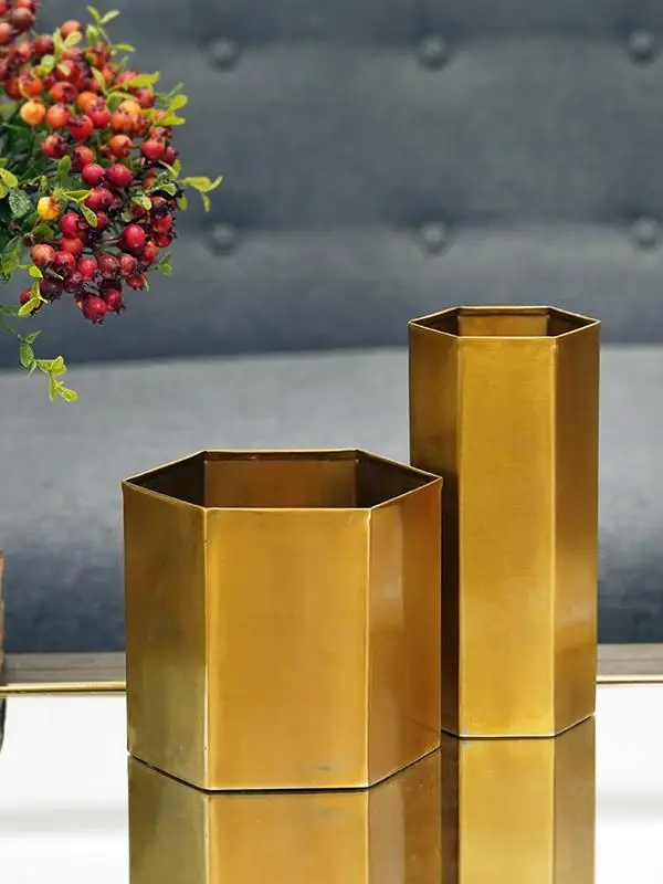 

Простая геометрическая латунная ваза для цветов с разнообразными формами, роскошный декор для дома, ваза для сухоцветов, емкость для хранения, настольное украшение