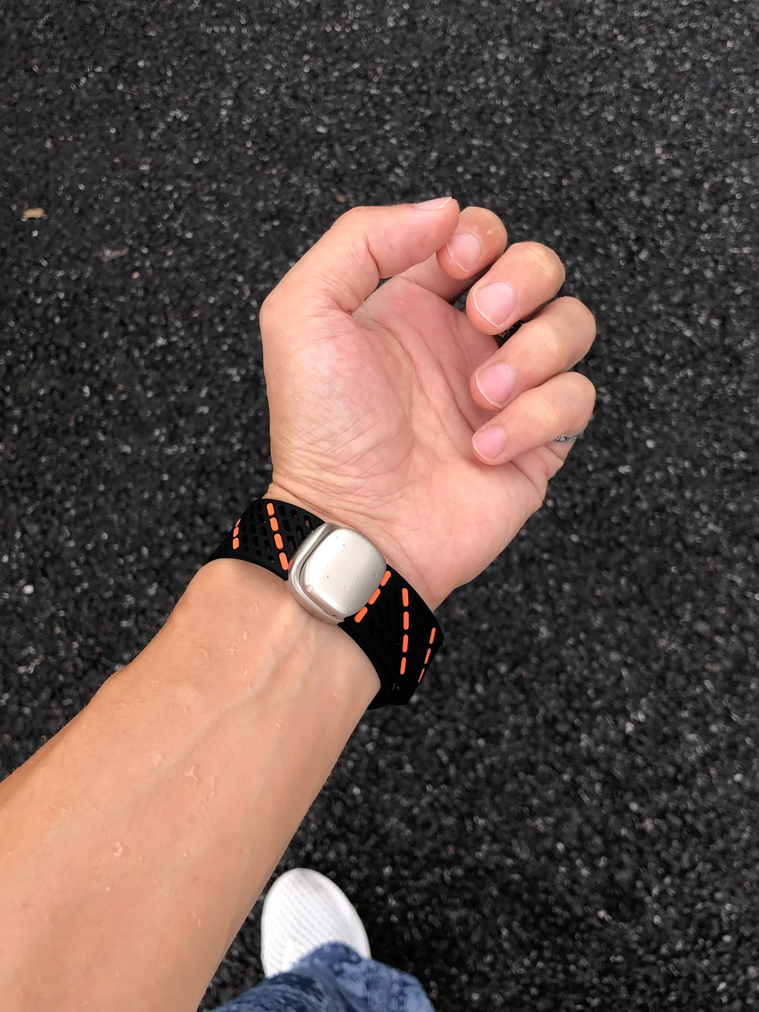 Kakeband Slanted Hole Hollow Silicone Strap Magnetic Steel Buckle For Apple Watch S11 S10 9 8 7 6 5 Ultra3 Replacement Wristband