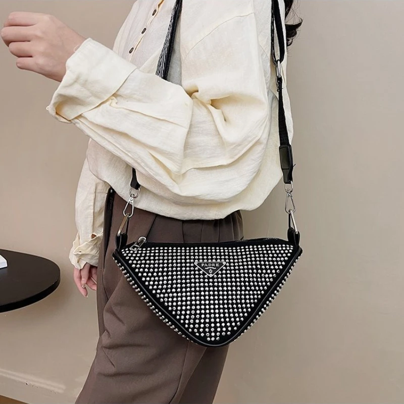 

Women's Lightweight Shoulder Bag Compact Crossbody Bag for Traveling and Exploring New Places