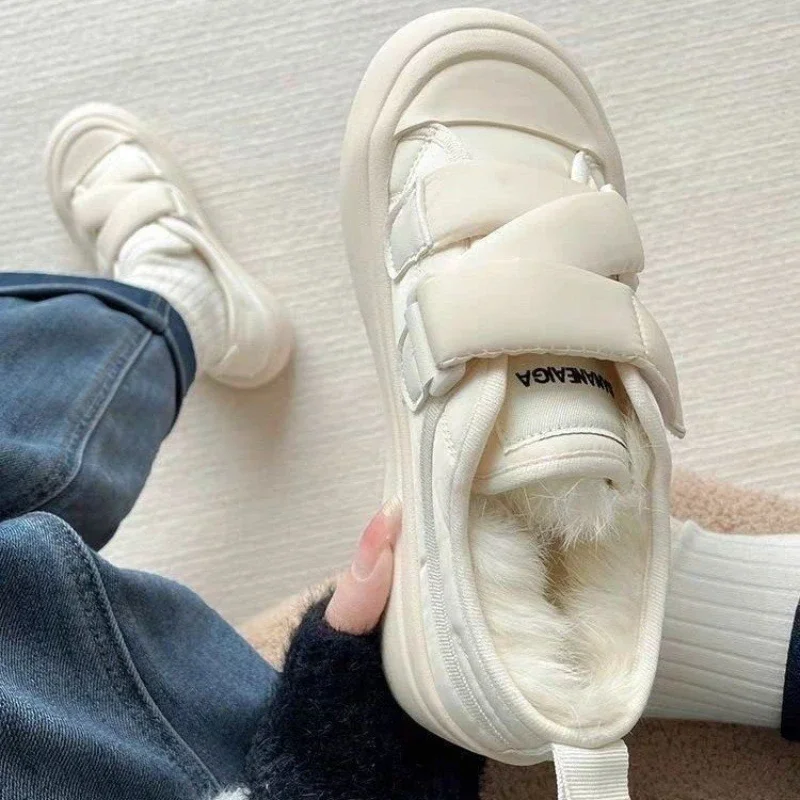 Black bread shoes warm plus velvet cotton shoes women 2025 winter plus velvet new all-match thick-soled single shoes