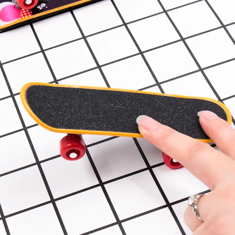 Innovative Printing Professional Alloy Stand FingerBoard Skateboard Mini Finger Boards Skate Truck Finger Skateboard for Kid Toy