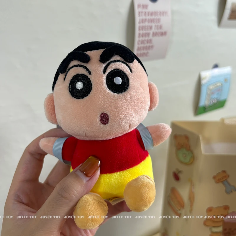 HQ con etiqueta Crayon Shin-chan Plushies lindo Anime relleno Shin Chan se convierte en Waniyama abeja tortuga muñeca mochila colgante regalos