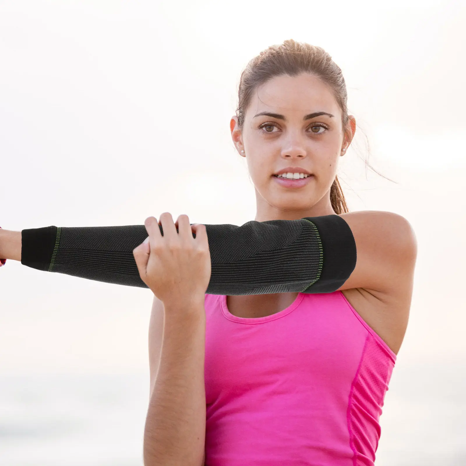 

1 пара поддерживающих рукавов для локтей из материала Chinlon, мягкие, удобные, подходят для занятий спортом, активного отдыха, баскетбола, бейсбола.