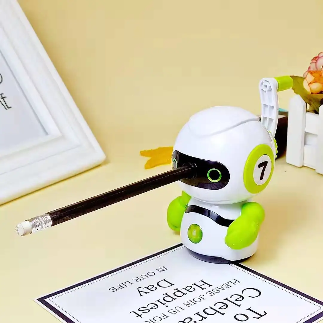 Cute Hand Held Manual Pencil Sharpener Portable Pencil Sharpener Robot Style Hand-Cranked Pencil Sharpener School Stationary