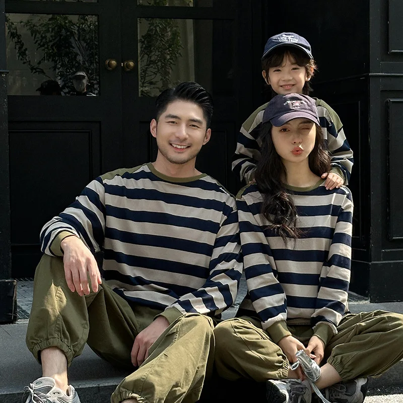 

Funny Family Matching Sweatshirts Fashion Father Son Same T Shirts Mother Daughter Long Sleeve Tops Parent-child Korea Clothing