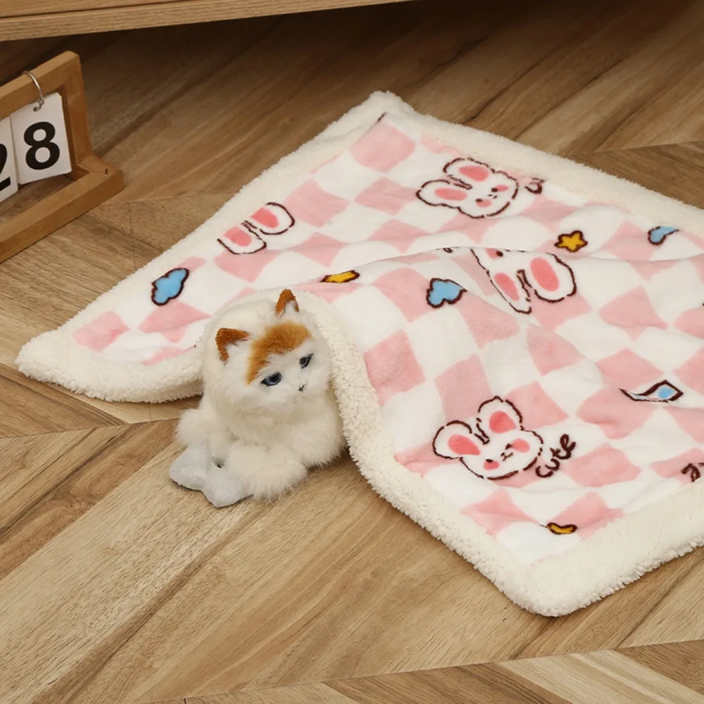 Double-layer Thickened Pet Blanket with Cartoon Prints Multifunctional Nap Blanket for Autumn and Winter Warm All-season Blanket