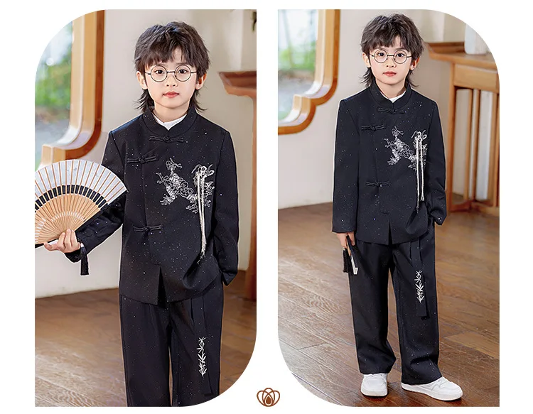 Chinesisches Hanfu für Jungen im Frühling-Herbst-Stil, Kinderkostüm im Tang-Nationalstil mit Stehkragen und Stickerei für Aufführungen A5051 – Detail 6