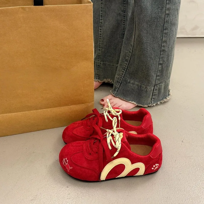 2026 New Women Suede Retro Sneakers Cartoon Embroidery Trainers Non Slip Vintage Casual Walking Shoes Casual Sports Bread Shoes