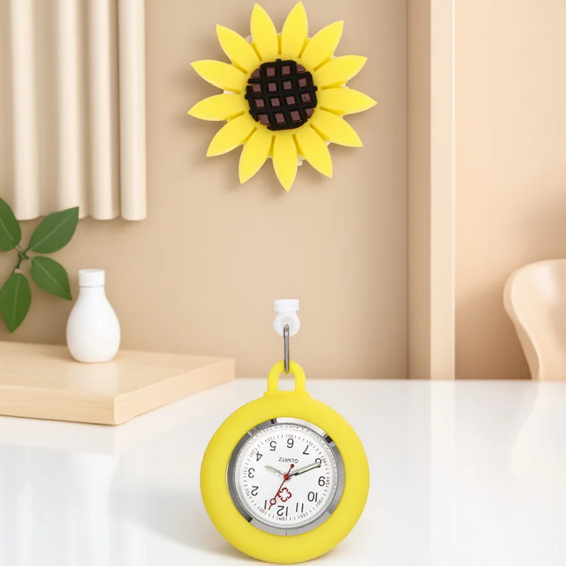 

Durable Nurse Chest Watch with Sunflower Design Retractable Reel Pocket Watch for Medical Staff Hospital ID Badge Clip