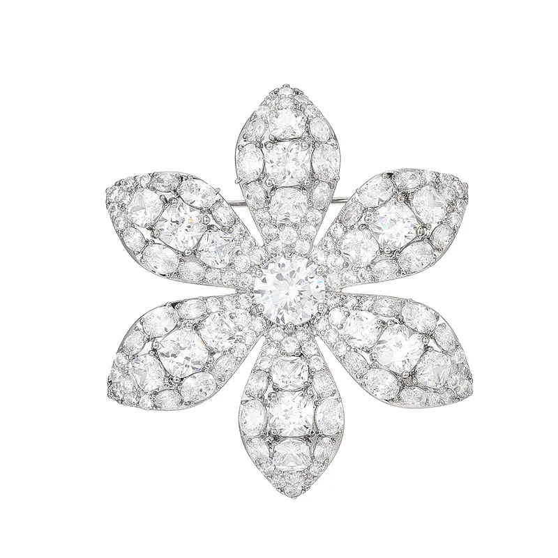 New Minimalist Niche Six Petal Flower Brooches for Women  Exquisite Luxury Micro-inlaid Zircon Corsage Clothing Accessories Pins