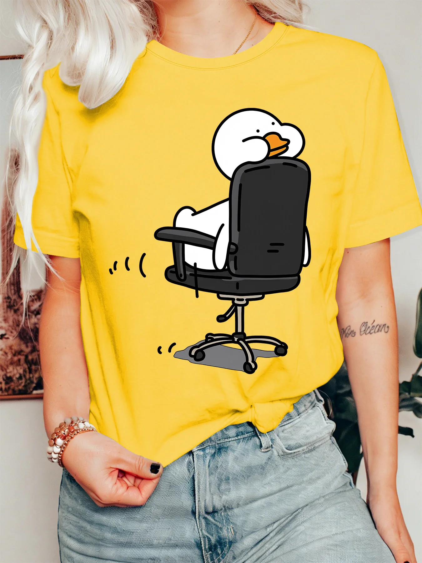 Relaxing Lazy Duck Womens T Shirt Spinning Office Chair Funny Cartoon Bird Graphic Tee Short Sleeve Casual Party Ladies Tops