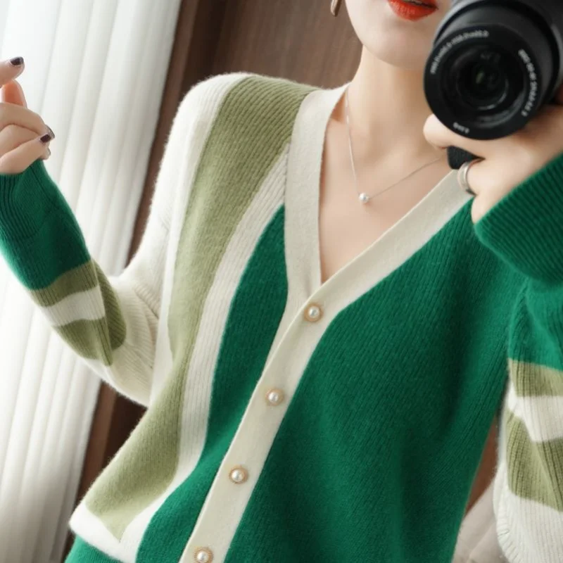 

New Autumn Winter Color-blocking Cardigan Women V-neck Long-sleeved Sweater Loose Versatile Contrasting Sweater Knitted Jacket