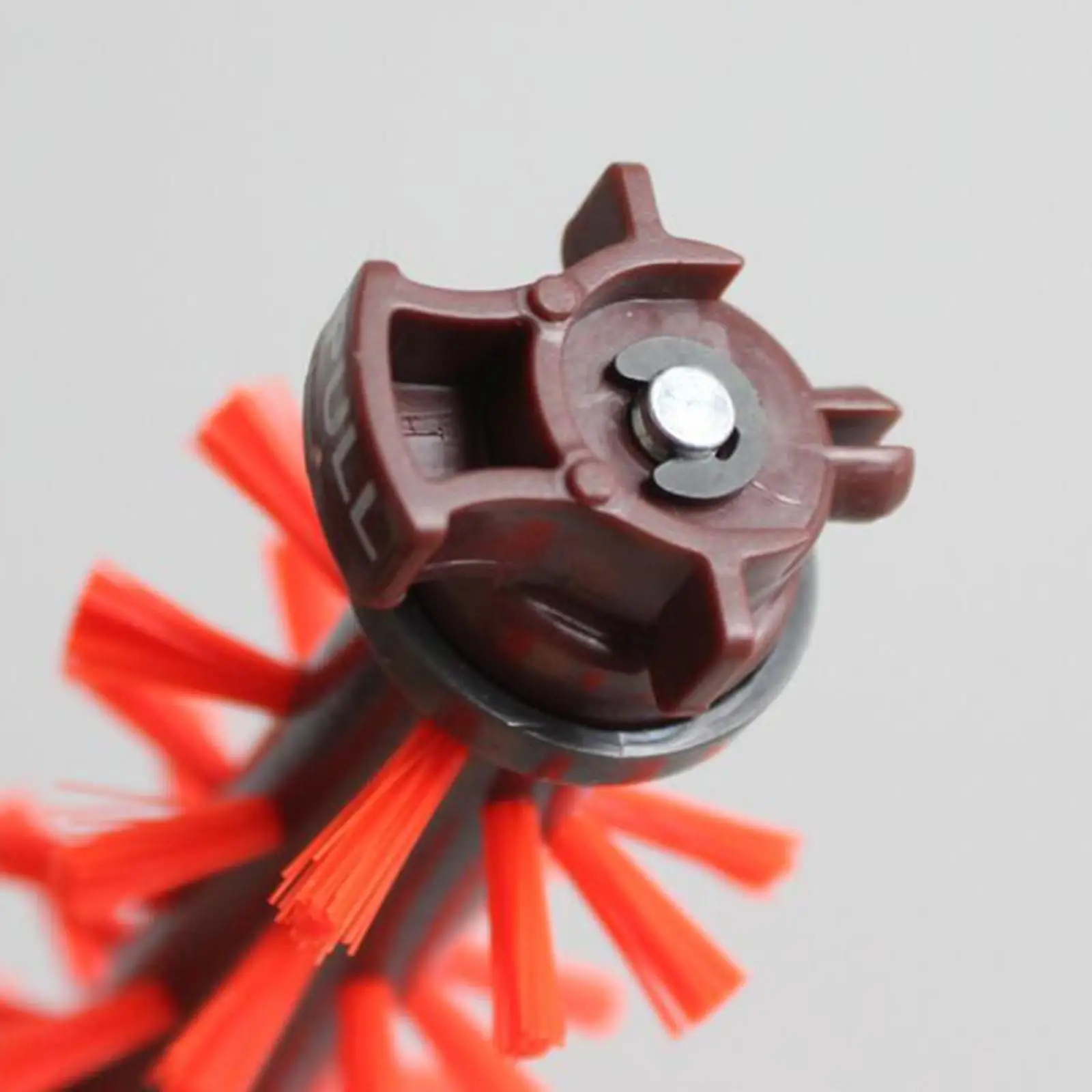 Leistungsstarker Staubsaugeraufsatz für die Tiefenreinigung von Teppichen und Böden