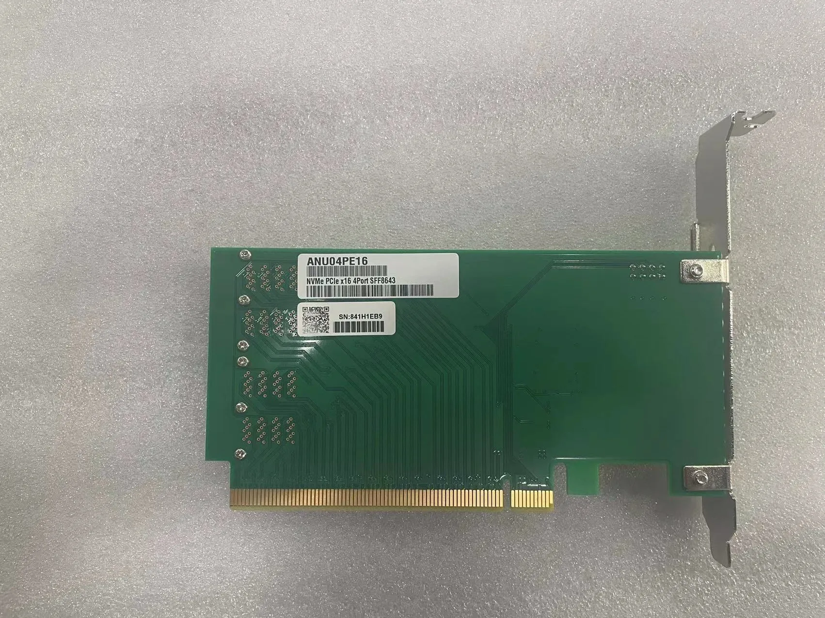 Imagem -05 - Placas de Expansão Yibaotong Anu04pe16 Nvme U.2 Sff8643 a Sff8639 U.2 Porto