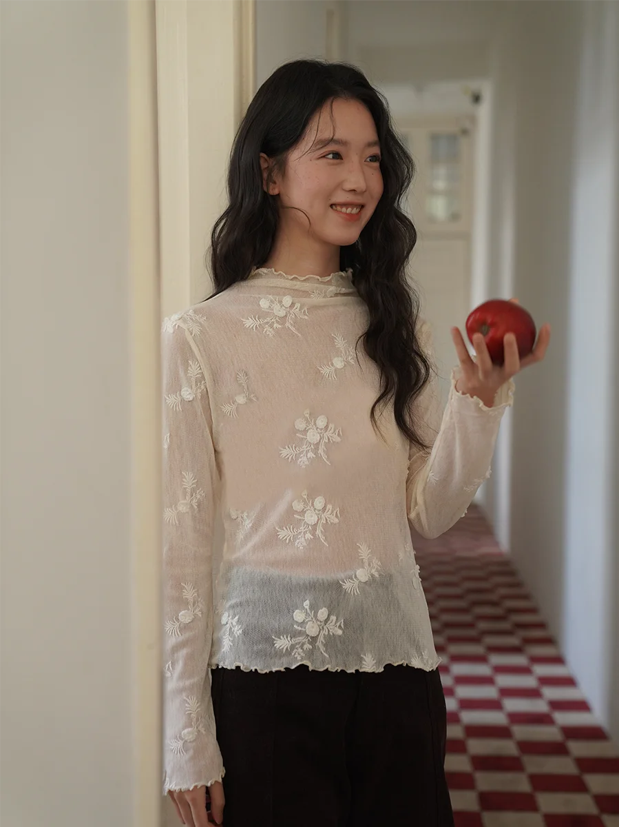 

Женская вышитая блузка Mouti с высоким воротником, длинными рукавами, цветочным узором, из полиэстера, стандартный крой, французский стиль