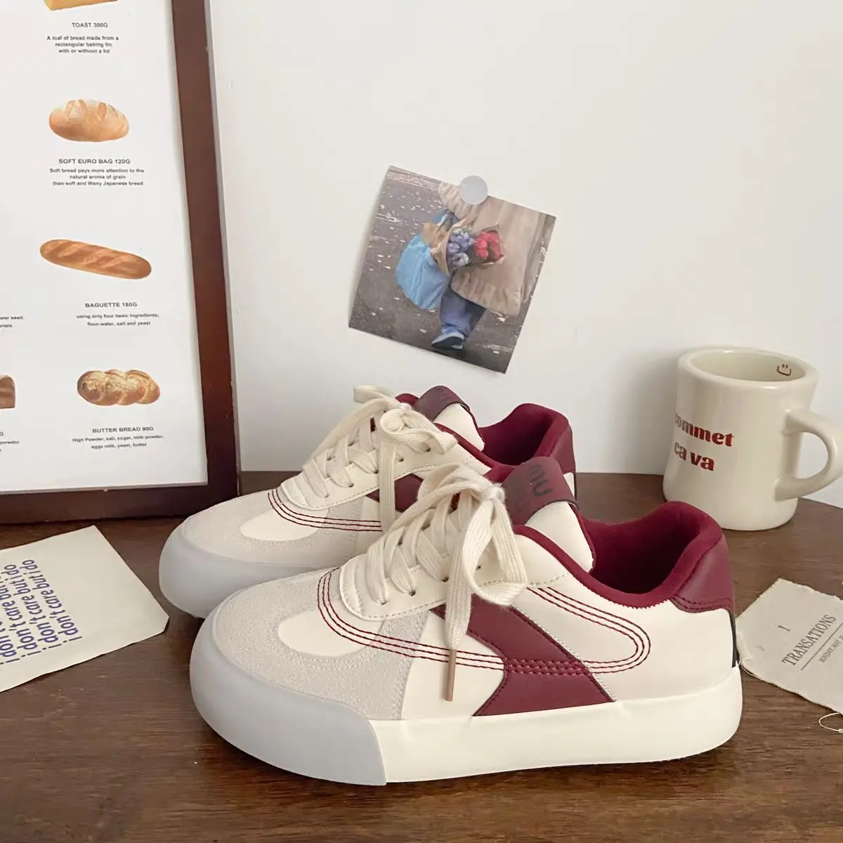 أحذية نسائية سميكة القاع دي شين برأس مستدير على طراز هونج كونج وصلت حديثًا أحذية بيضاء مسطحة كاجوال مريحة منخفضة الأعلى #4