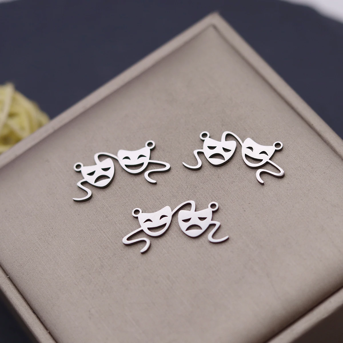 3pcs Drama Mask Charms Stainless Steel Comedy Tragedy Face Pendant Connector for DIY Jewelry Making Necklace Bracelet Wholesale view 4