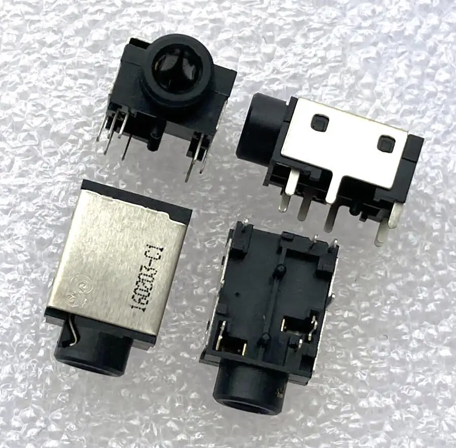 Fro Signal 4-segment 8P audio female seat, on-board earphones, microphone socket, connector 2SJ3062-004111F