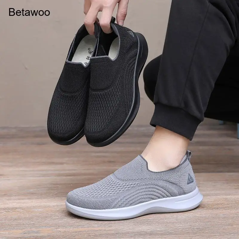 

Men Breathable Mesh Slip On Casual Shoes Lightweight Comfortable Non Slip Outdoor Walking Sports Shoes for Men