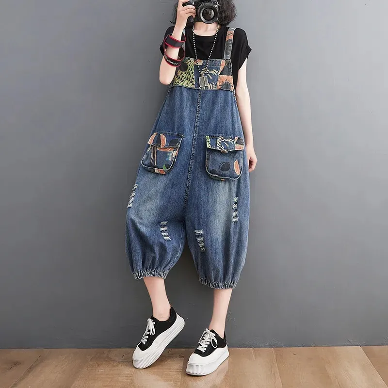 2024 New Summer Print Strap Denim Jumpsuit Women Fashion Jean Rompers Female Loose Suspender Spliced Wide Leg Cropped Pants W435