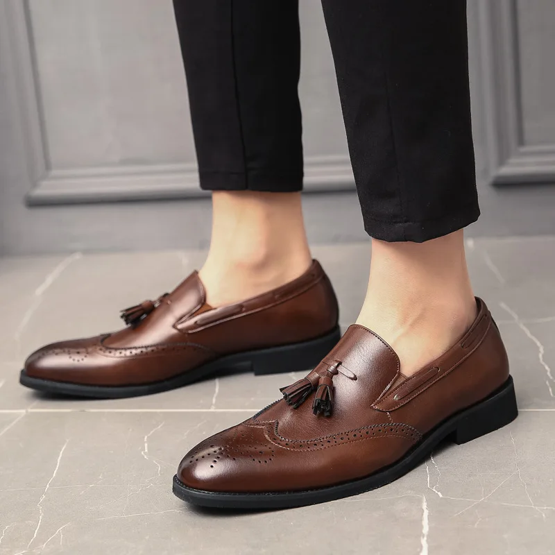 Men's Brook Embossed Leather Shoes, Large Size, Fashionable Fringe Design, Business Casual, One-Piece, Trendy Wedding Shoes M070