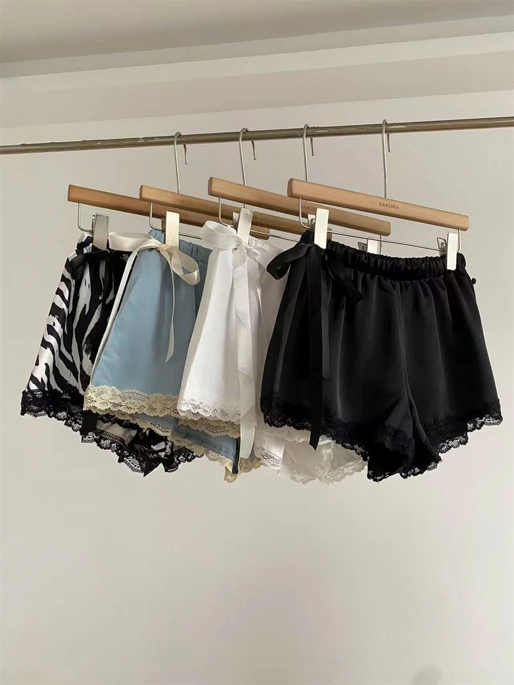 Ballet Style Lace Trim Short Pants Women Summer 2026 New Slimming Floating Pants Multi Color Elastic Waist Pants