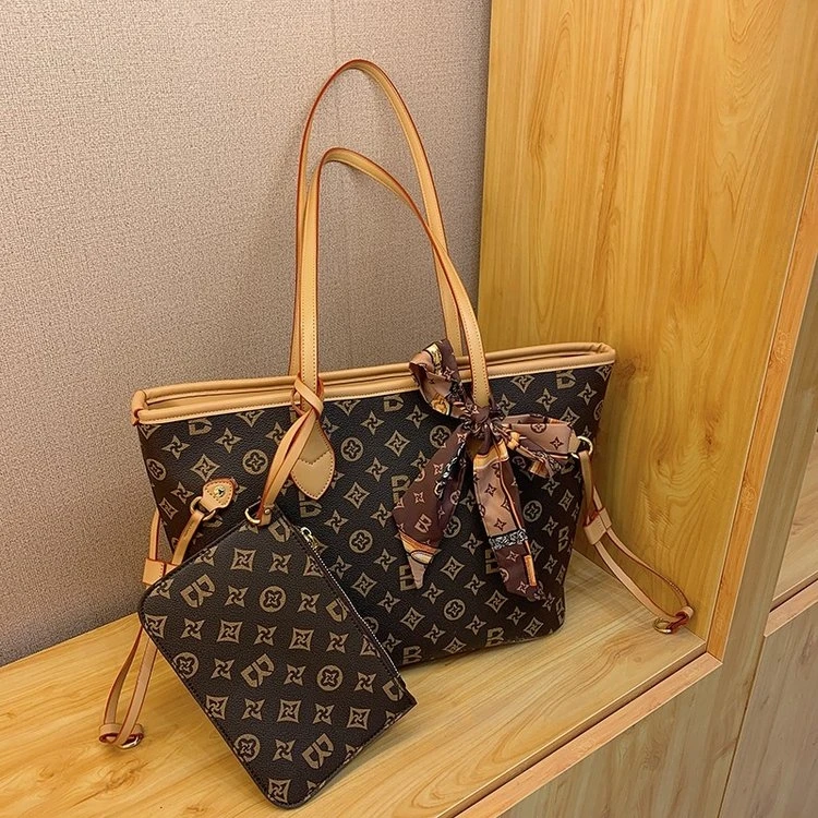 

2025 Trendy Retro Printed Messenger Bag - A Must-have Mother Bag with Large Capacity, Perfect for Students' Commuting