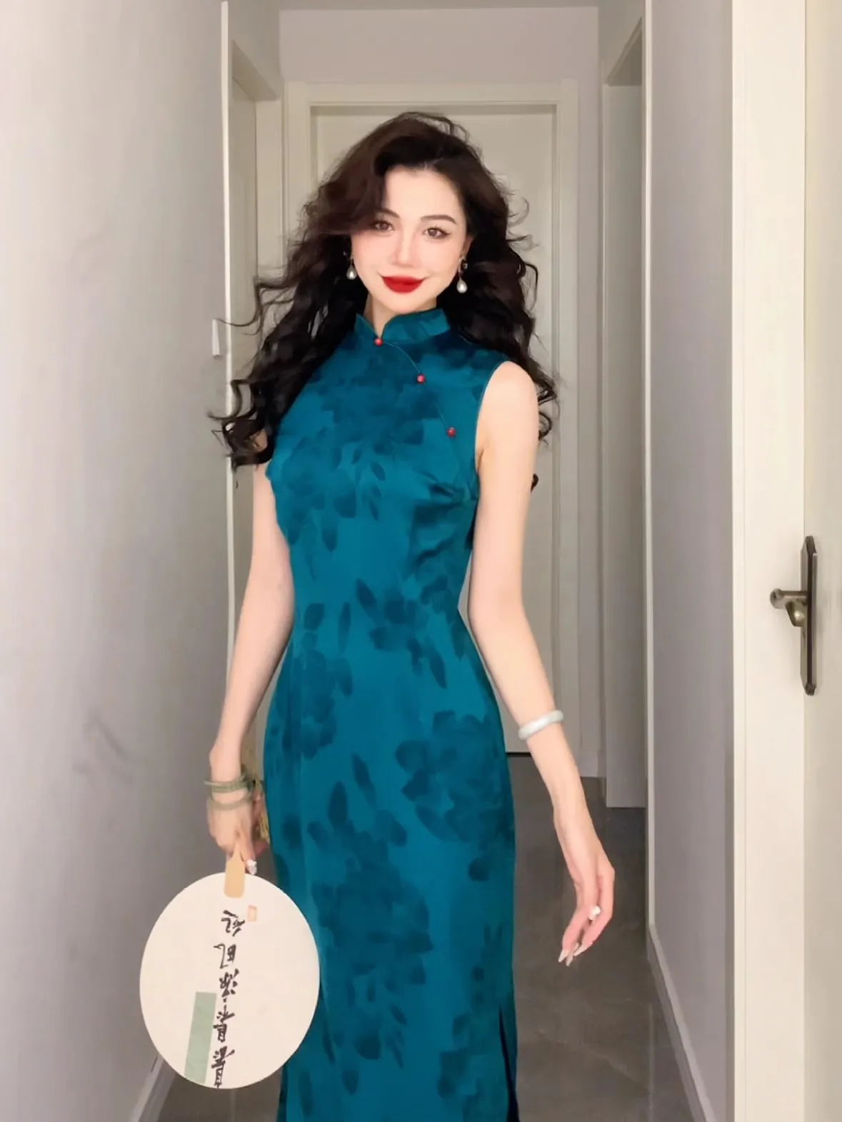 

Элегантное длинное платье-ципао для женщин, летнее, новое, в национальном стиле, ретро, версия «Богиня», улучшенное, с боковой молнией