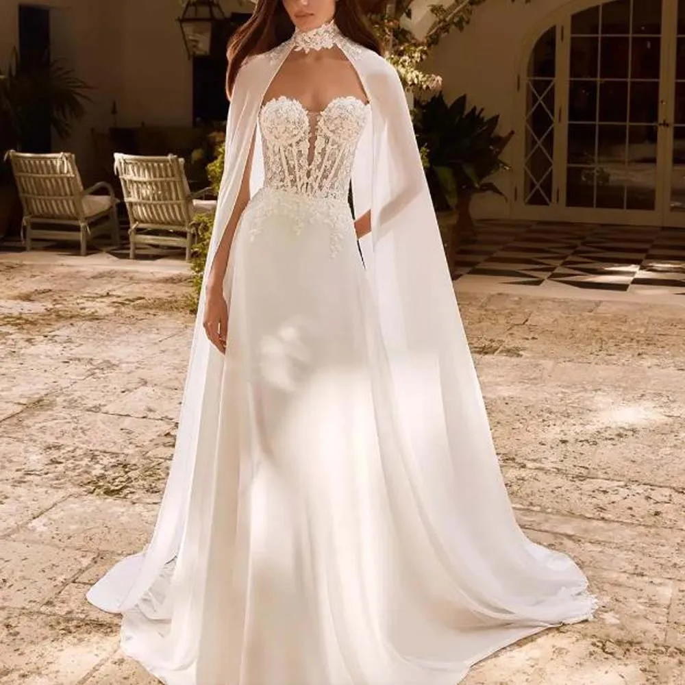 Maßgeschneidertes Patch-Hochzeitskleid mit Umhang, herzförmiger Meerjungfrau-Brautkleid, Spitzenapplikationen, Korsett, Vestidos de Novia, Weiß